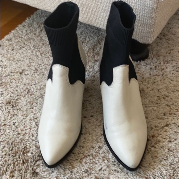 Frye - Picture 6 of 6